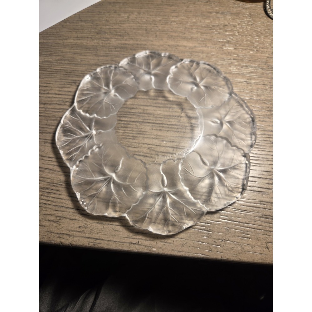 Lalique france on the bottom Honfleur Deep Saucer With Geranium Design - Picture 2 of 8